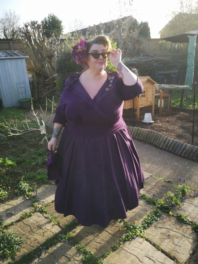 Instagram Challenge, Just eat the doughnut, dress for yourself, Plus size clothing, Plus Size Style, Plus Size Vintage, Plus Size Fashion, Size 26 Style, Prints, Block Colours, Black is the new black, Vintage, Accessories, Bright Lip, Out of your comfort zone,