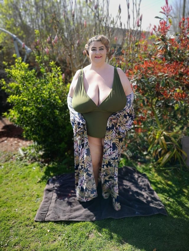 Shein, Shein Gals, Shein Curve, Shein Dress, Plus Size Dresses, Plus Size Clothing, Plus Size Fashion, Plus Size Fashionista, Fatshion, Plus Size Vintage, Vintage Style, Size 24 Style, Size 26 Style, Plus Size Swimwear, Plus Size Bikinis, Plus Size Swimming Costume, Plus Size Kimono, Plus Size Robe