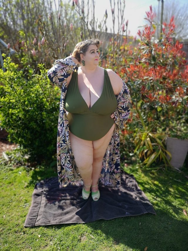 Shein, Shein Gals, Shein Curve, Shein Dress, Plus Size Dresses, Plus Size Clothing, Plus Size Fashion, Plus Size Fashionista, Fatshion, Plus Size Vintage, Vintage Style, Size 24 Style, Size 26 Style, Plus Size Swimwear, Plus Size Bikinis, Plus Size Swimming Costume, Plus Size Kimono, Plus Size Robe