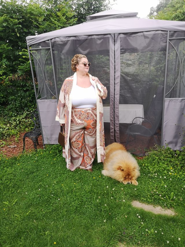 Shein, Shein Clothing, Shein Curve, Shein Gals, Plus Size Clothing, Plus Size Fashion, Plus Size Style, Size 24 Style, Size 26 Style, Plus Size Kimono, 1930s Beach Pyjamas, 1930s Style, Wide Leg Trousers, Vintage Style, Vintage Fashion, Repro Vintage, Reproduction Vintage, Vintage Accessories, Bow and Crossbones 