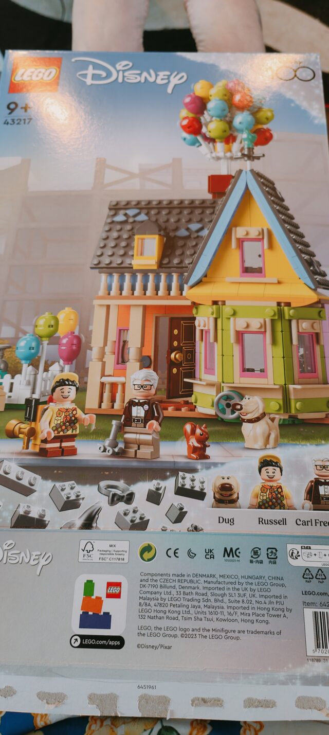 Lego, Disney Lego, Lego Up House, Lego Bricks, Lego Creations, Disney 100, Up, Disney Pixar Up, Carl Fredriksen, Russel, Dug, Kevin, Squirrel, Up House, Balloons, Lego Balloons, Up Collection, Disney Collector, Disney Fan, Adult Lego, 