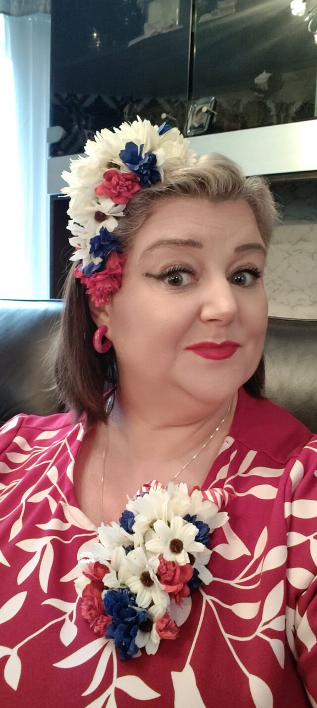 Pin Up Curl, Pin Up Curl Creations, Pin Up Curl Accessories, Hair Accessories, Hair Flowers, Floral Corsage, Floral Hair Accessories, Velvet Half Hat, Vintage Half Hat, Vintage Style, Vintage Looks, Coronation Day, Coronation Corsage 