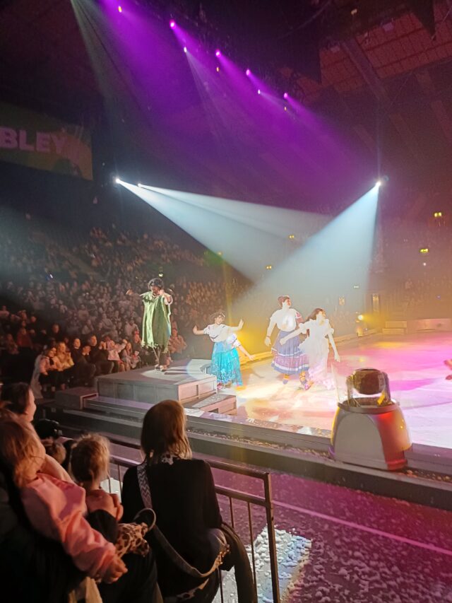Disney On Ice, Wembley Arena, London Theatre Shows, Disney, The White Horse, JessaKae Dresses, Mickey Mouse, Walt Disney, Disney Fans,