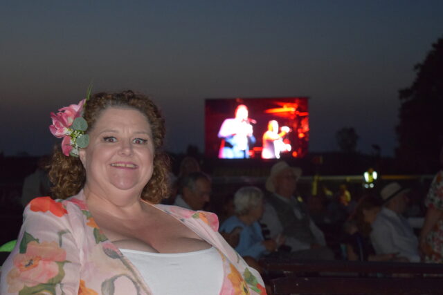Plus Size Adventures, Plus Size Travel, Wheelchair Adventures, Wheelchair Travel, Newmarket Nights, Newmarket at Night, Night Racing, Hope and Ivy, Plus Size Style, Plus Size Clothing, Plus Size Fashion, Simply Be, Plus Size Fashionista