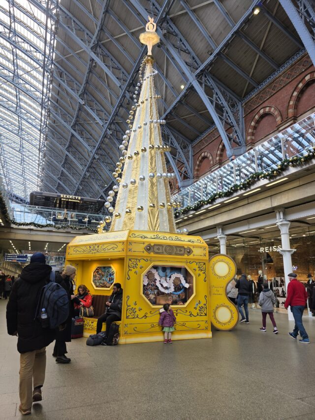 London Trip, Panto, Charing Cross Theatre, Charing Cross Panto, Beauty and the Beast, The Crooners, The Crooners at Christmas, Donutelier, Fortnum and Mason, Laduree Macarons, Harry Potter